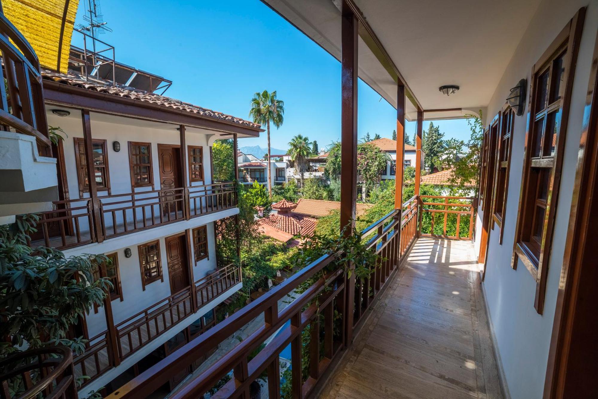 Hotel Karyatit Kaleici Анталья Экстерьер фото